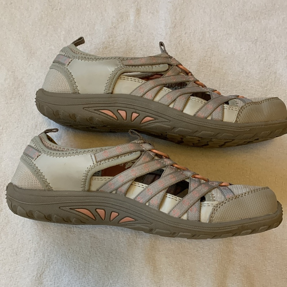 Skechers relaxed fit, air cooled, memory foam, tennis shoes, sneakers size 7 - Picture 3 of 10